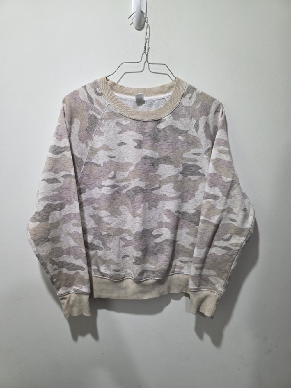 Old Navy Women's Camo Crewneck Sweatshirt in Beige, Light Gray, Cream